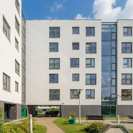 Bright Gorczewska In With Air Conditioning And Parking By Renters